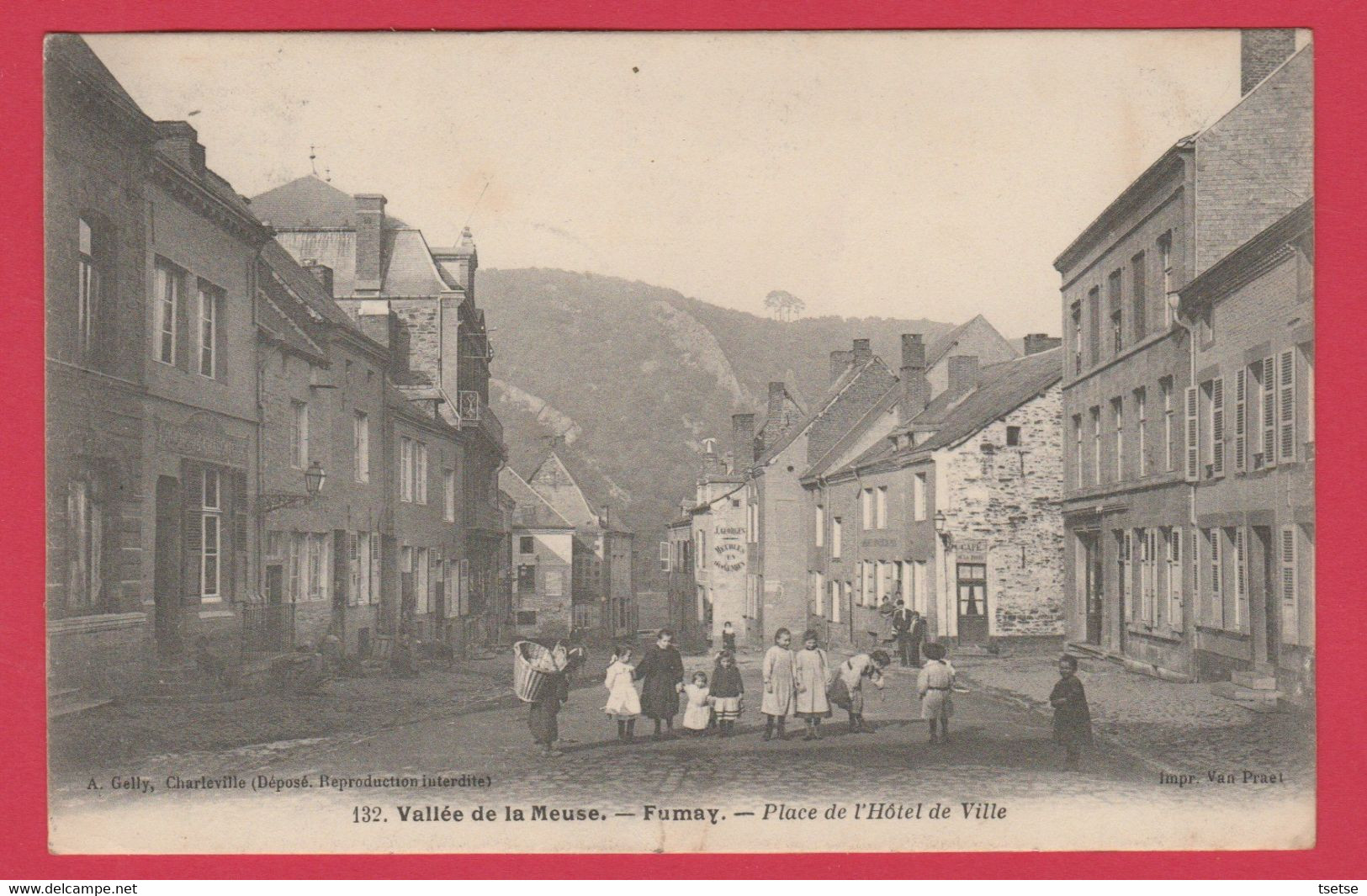 Fumay - Place De L'Hôtel De Ville ... Belle Animation - 1911 ( Voir Verso ) - Fumay