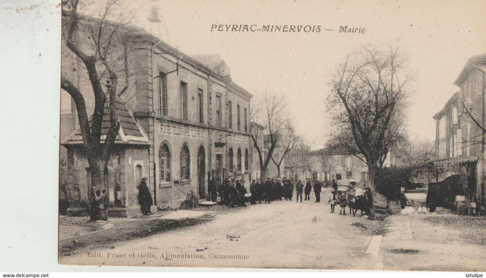 Peyriac-Minervois  11  La Mairie Et La Poste-en Face Café Et Rue Tres Tres Animée-Voiture - Altri & Non Classificati