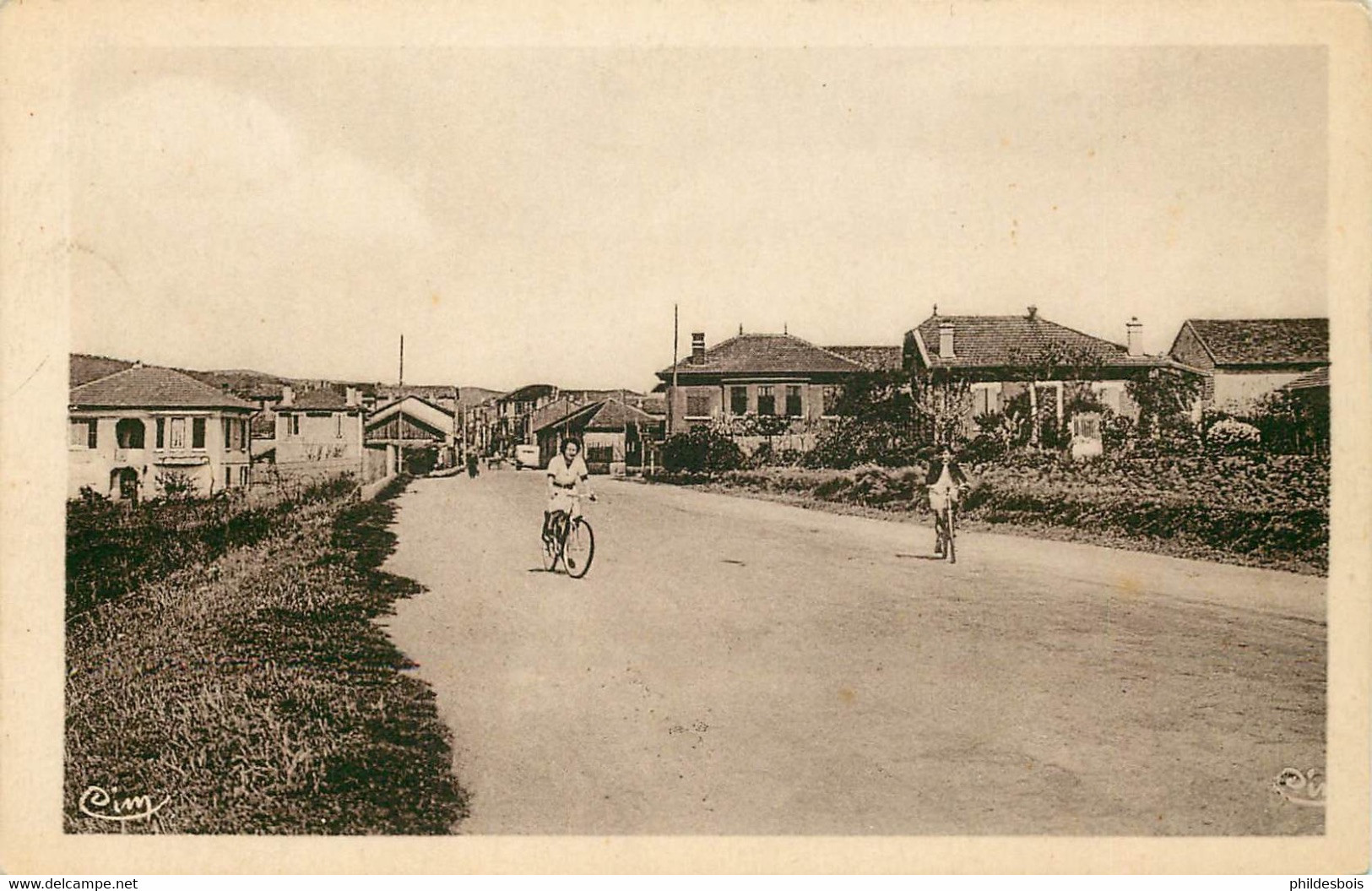 VAR  LA LONDE LES MAURES  Entrée Sud - La Londe Les Maures