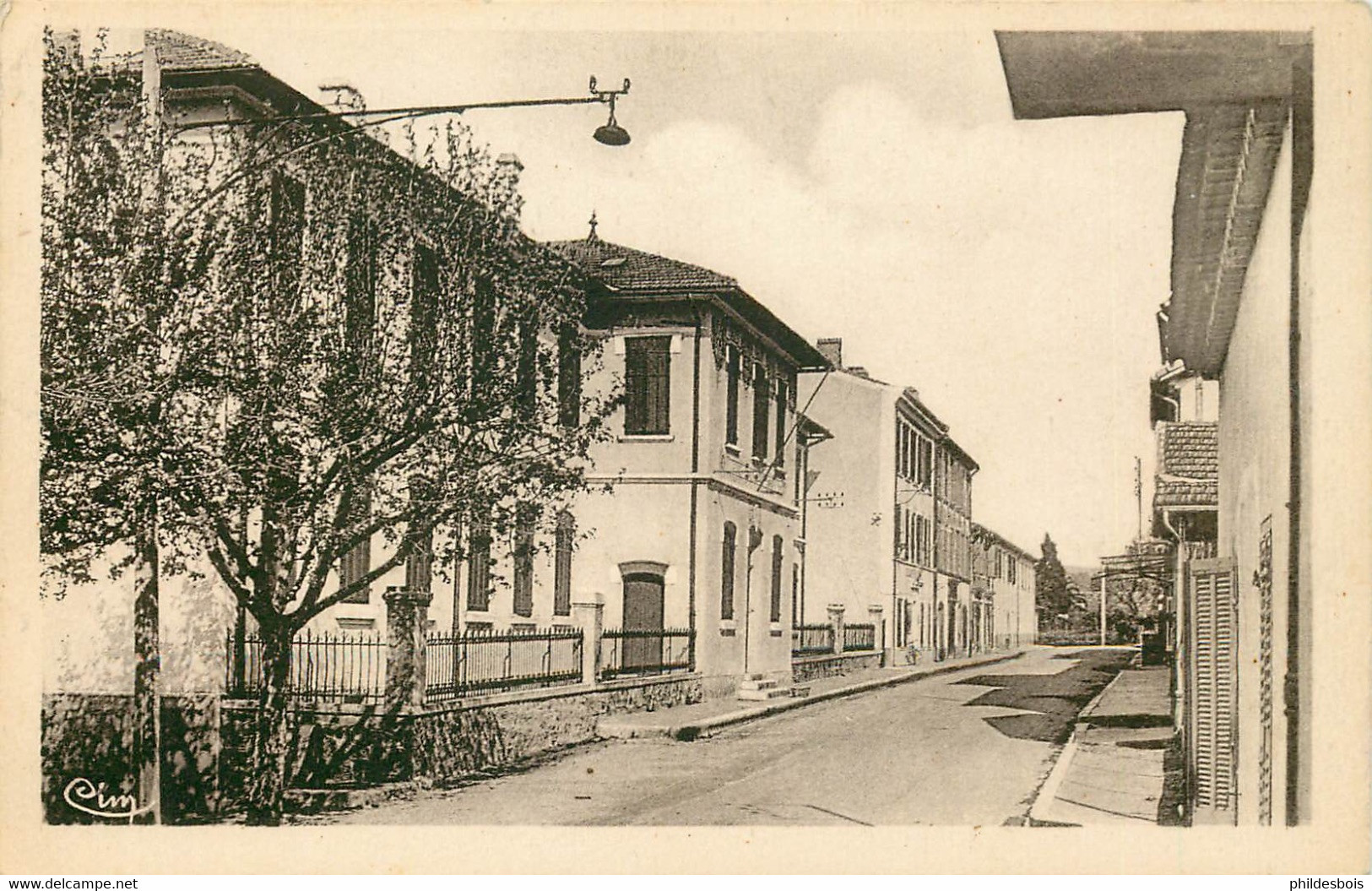 VAR  LA LONDE LES MAURES  Ecole Et Gendarmerie - La Londe Les Maures