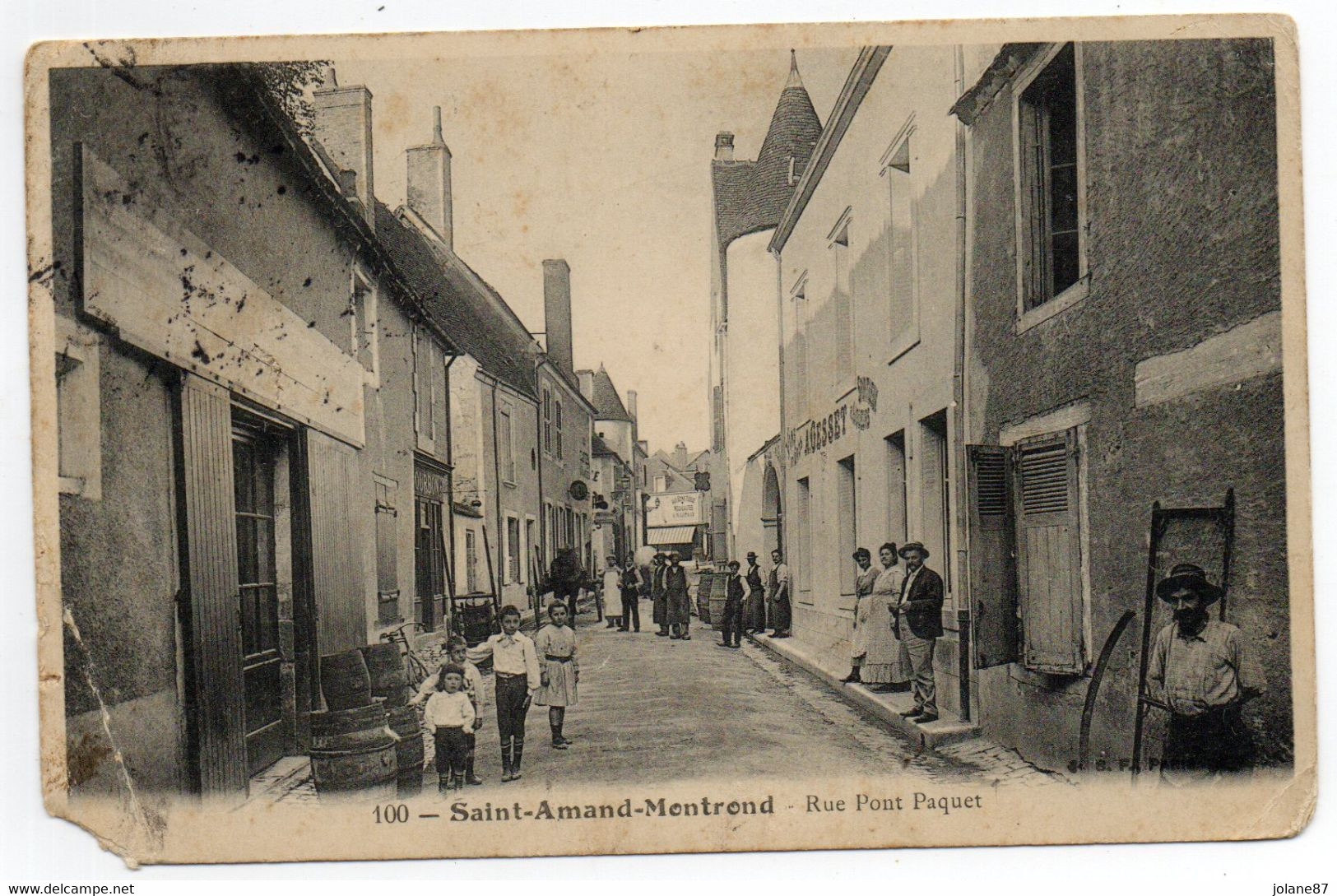 CPA   18 SAINT AMAND MONTROND    1910     RUE PONT PAQUET ANIMEE - Saint-Amand-Montrond