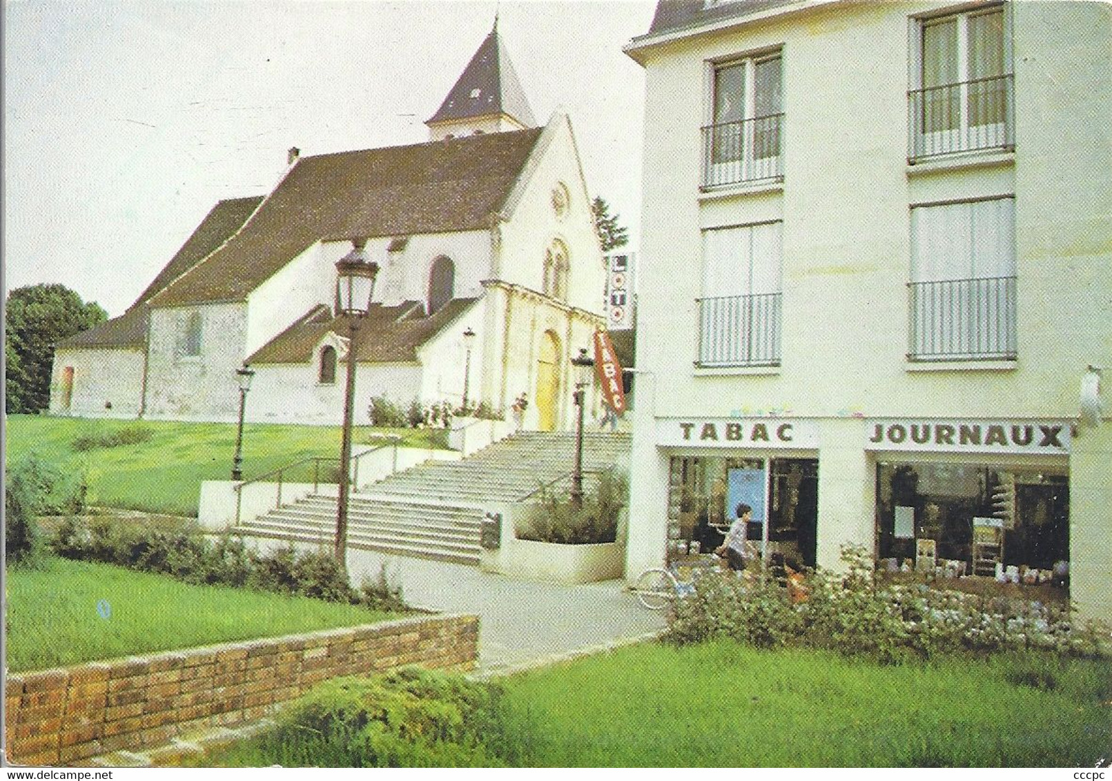 CPSM Chambourcy L'Eglise Vue De La Place De La Mairie - Chambourcy