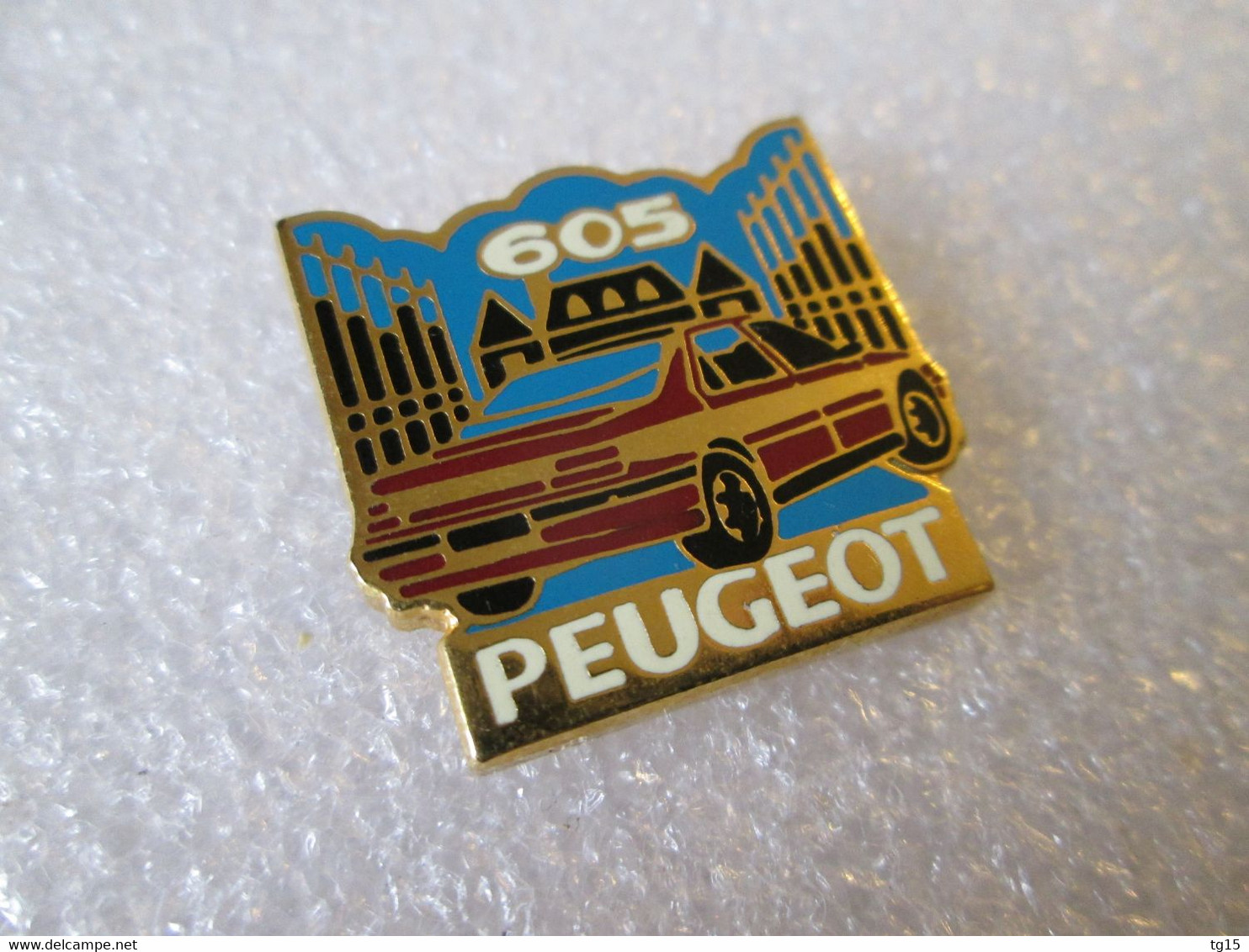 PIN'S    PEUGEOT   605      Zamak  HELIUM - Peugeot