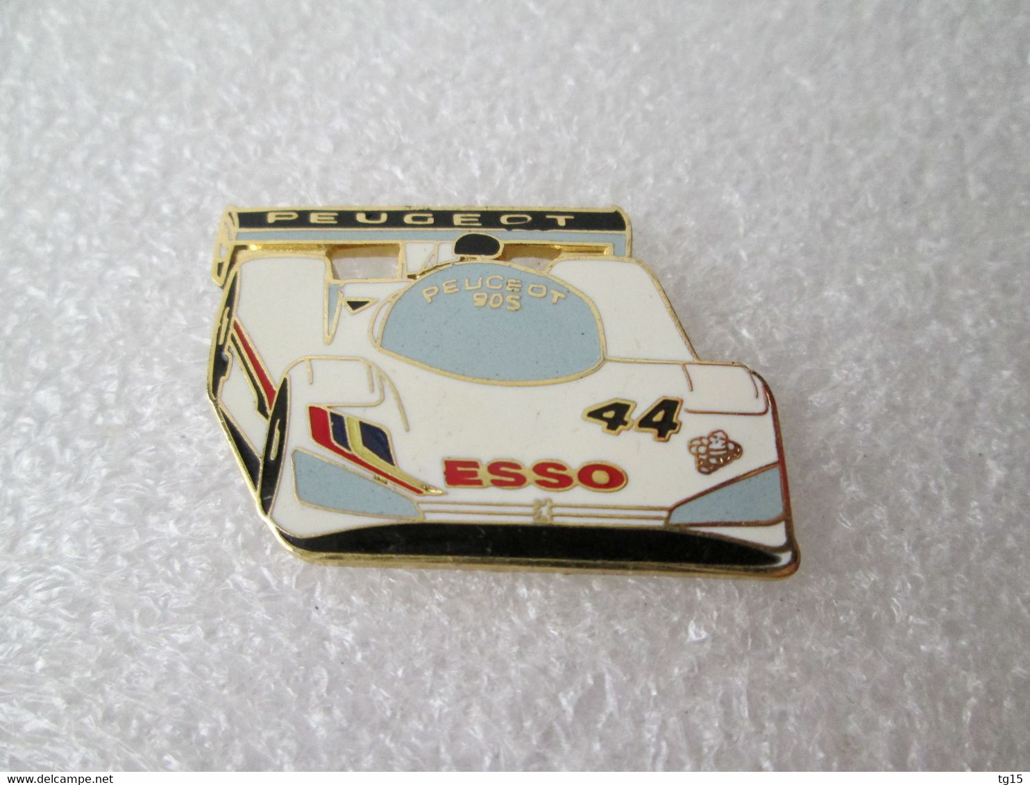 PIN'S    PEUGEOT   905   ESSO  email grand feu   version SEGALEN COLLECTION