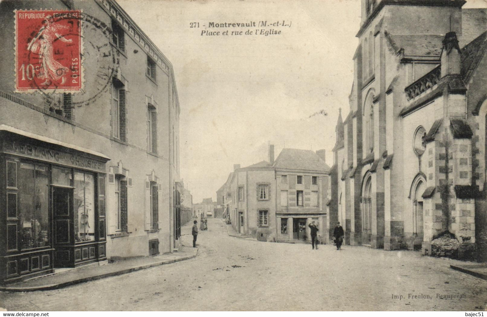 Montrevault - Place Et Rue De L'église - Montrevault