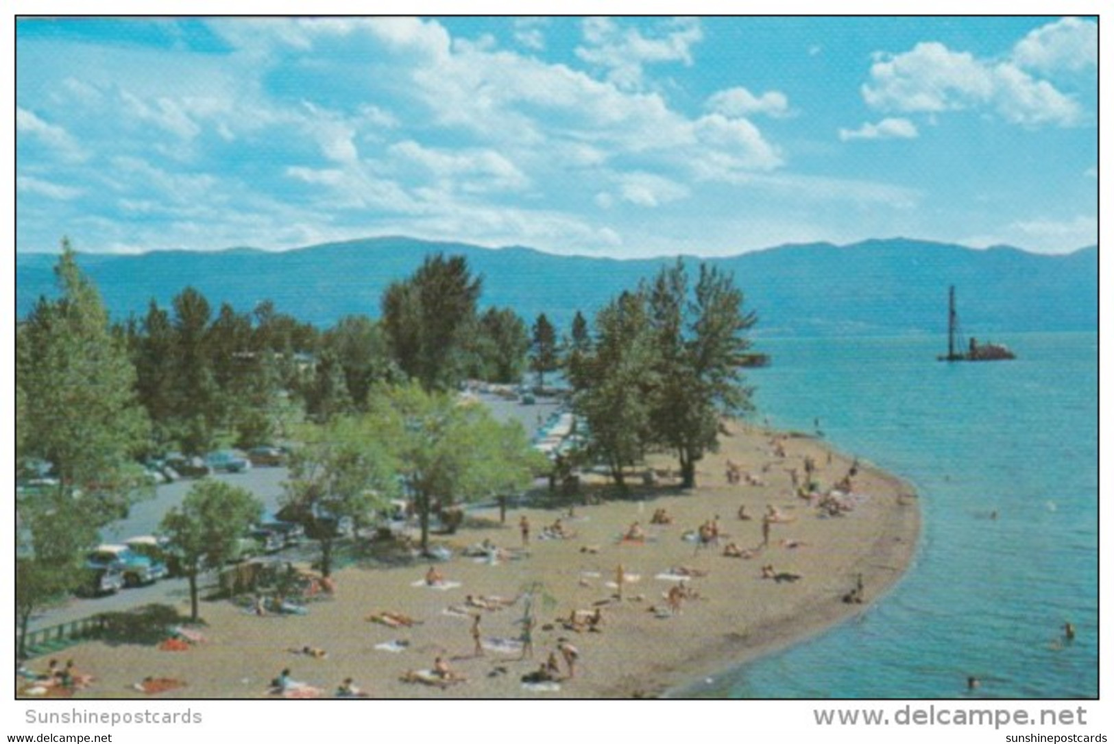 Canada Beach Scene Along Okanagan Lake Kelowna British Columbia - Kelowna