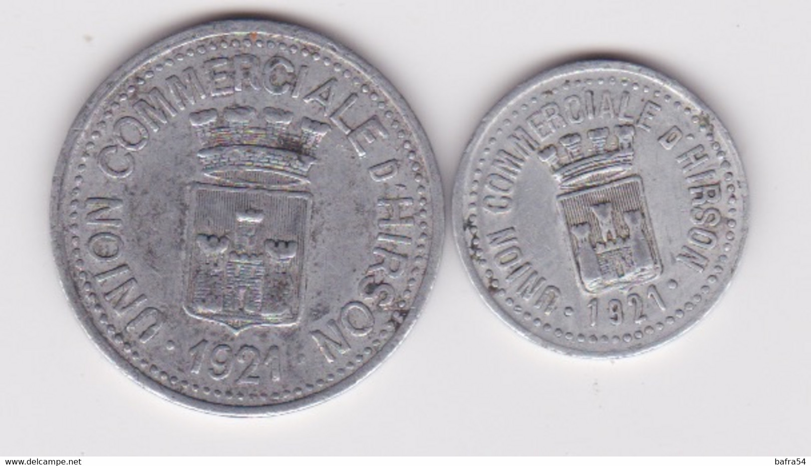 2 Jetons - Monnaie De Nécessité - Union Des Commerçants D'HIRSON - 10 Et 5 Centimes De 1921 - Monétaires / De Nécessité