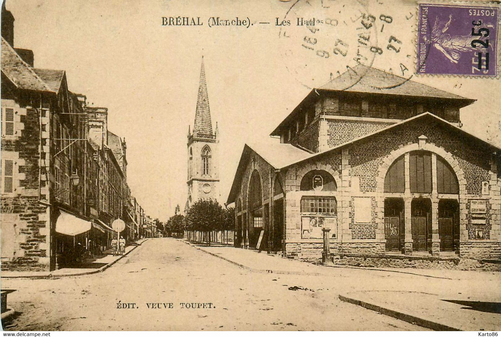 Bréhal * Rue Et Vue Sur Les Halles - Brehal