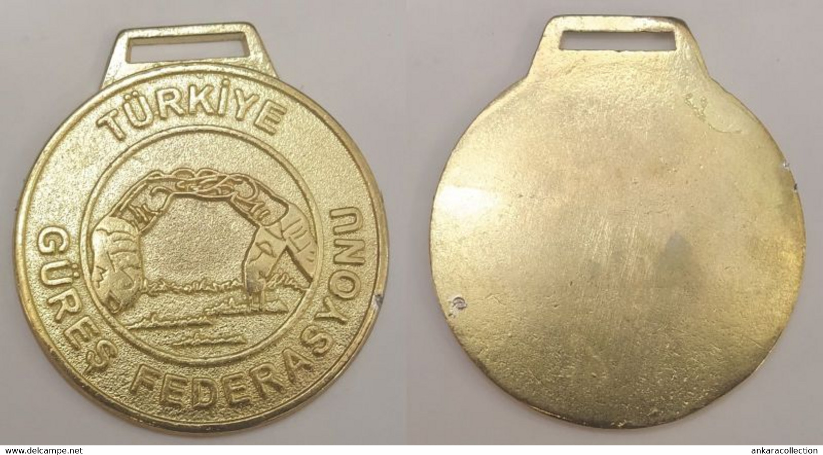 AC - TURKISH WRESTLING FEDERATION MEDALLION - Habillement, Souvenirs & Autres