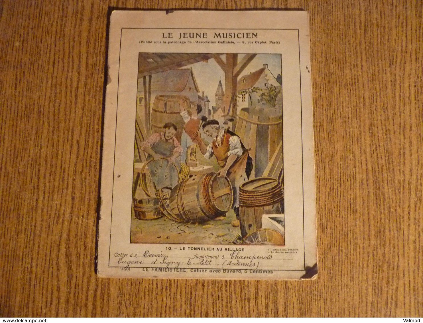 Cahier De Devoirs Début 1900-Le Jeune Musicien- Le Tonnelier Au Village-Le Familistère-Format Plié 22,3x17,3cm Env. - Protège-cahiers