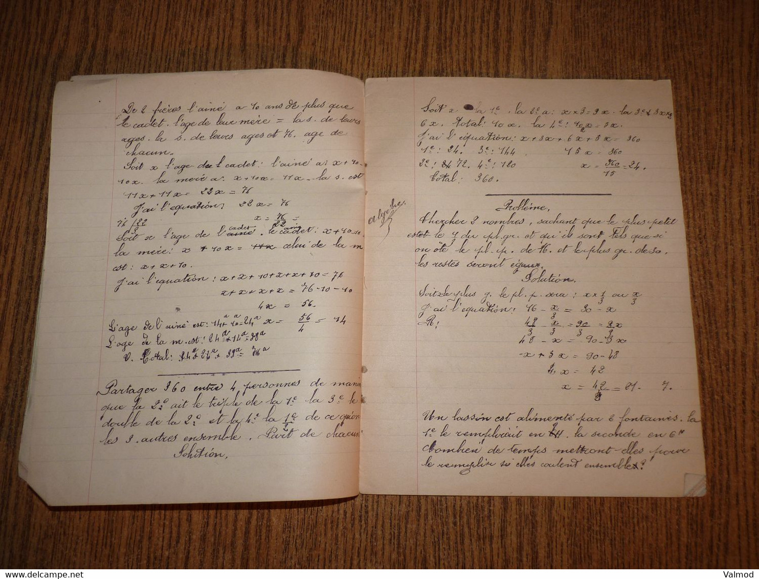 Cahier De Devoirs Début 1900-Le Jeune Musicien- Le Tonnelier Au Village-Le Familistère-Format Plié 22,3x17,3cm Env. - Protège-cahiers