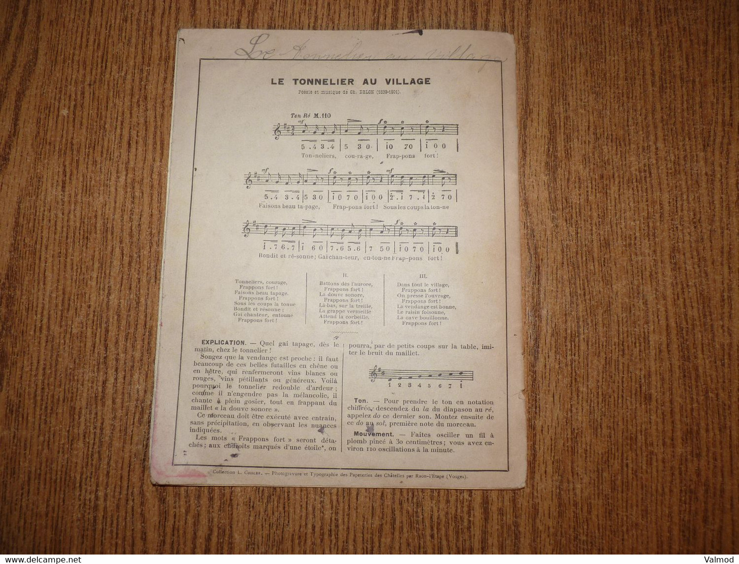 Cahier de Devoirs début 1900-Le Jeune Musicien- Le Tonnelier au Village-Le Familistère-Format plié 22,3x17,3cm env.