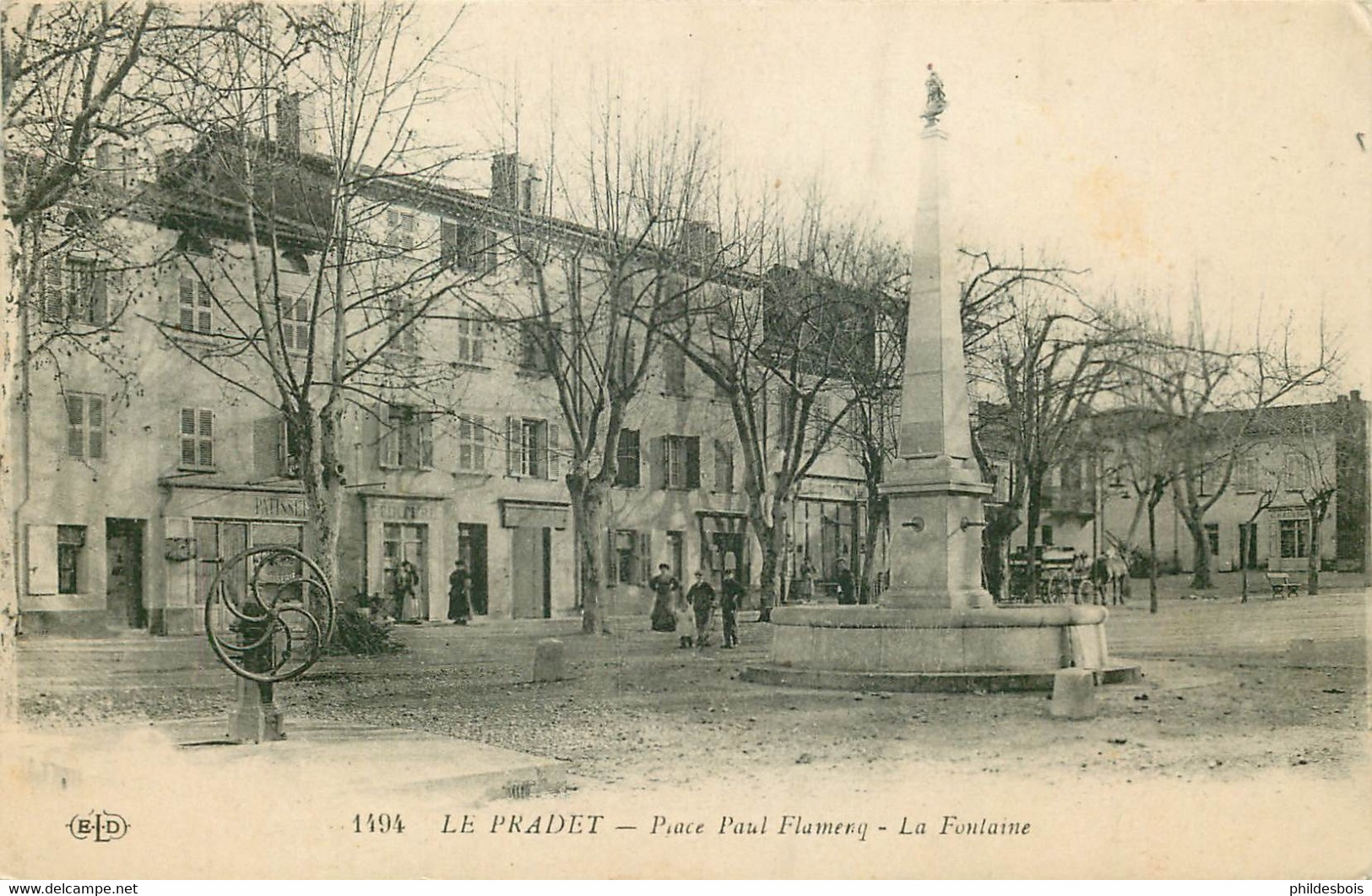 VAR  LE PRADET  Place Paul Flamenq La Fontaine - Le Pradet