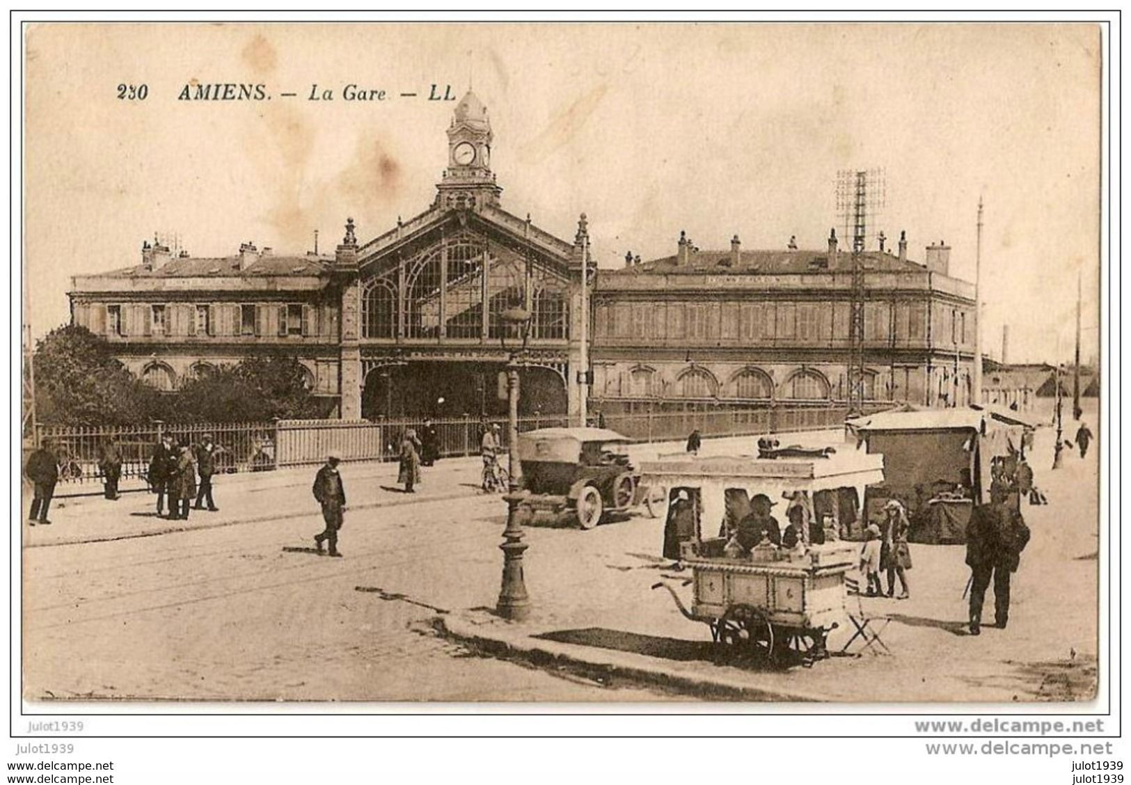 AMIENS ..-- GARE . OLDTIMER ,  Charrette De Marchande De GLACES . - Amiens