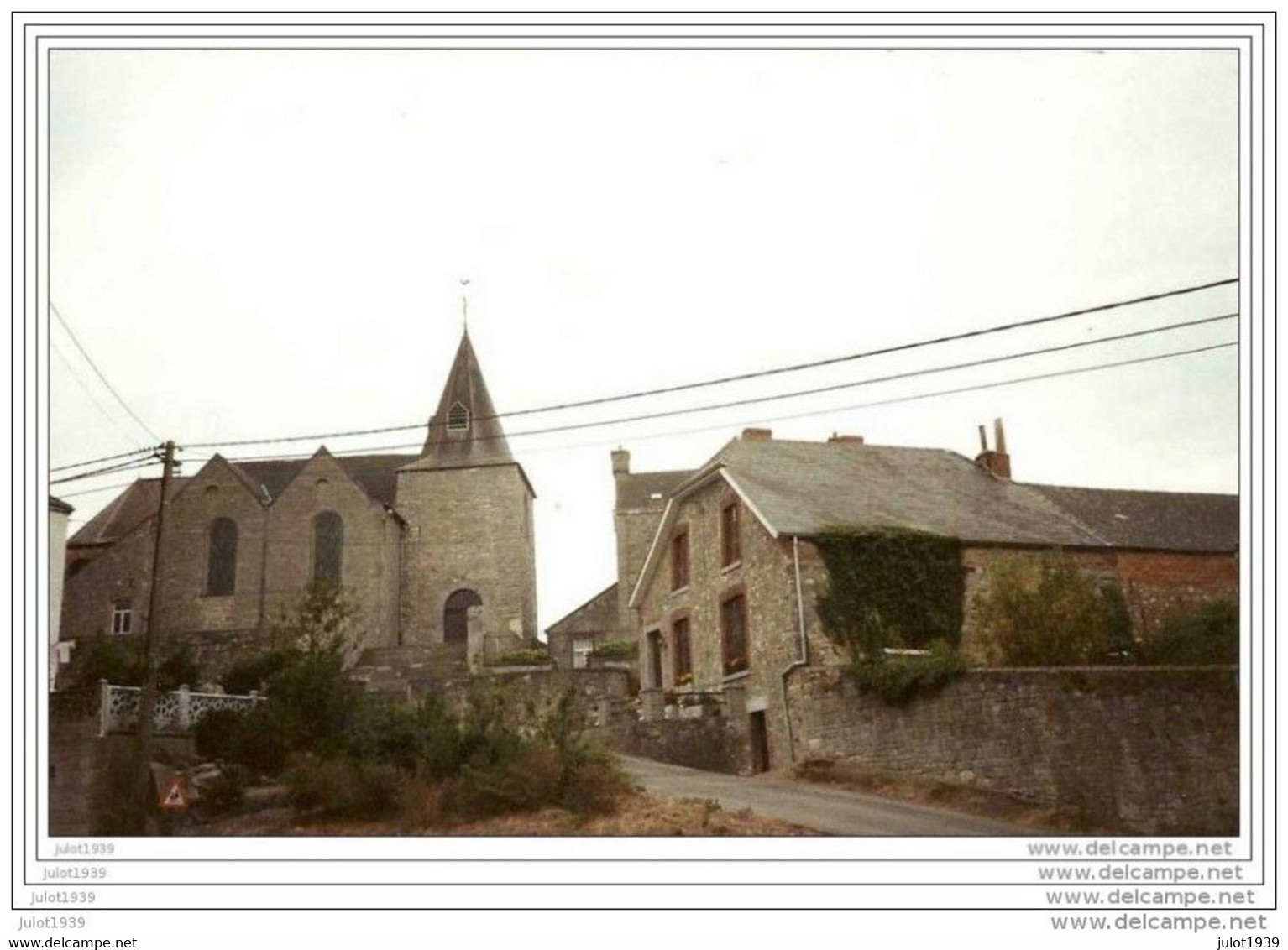 CHASTRES ..-- WALCOURT ..-- 2 Cartes Photos . 2 X L' Eglise . - Walcourt