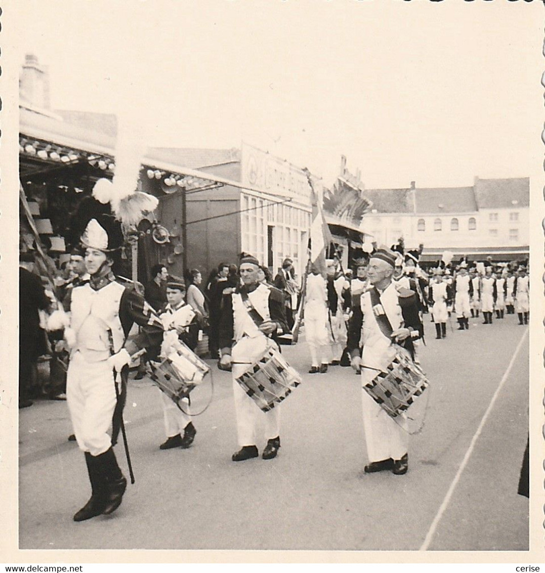 Ham-sur-Heure : La Marche St-Roch En 1969, Photo Env. 80 X80 - Ham-sur-Heure-Nalinnes