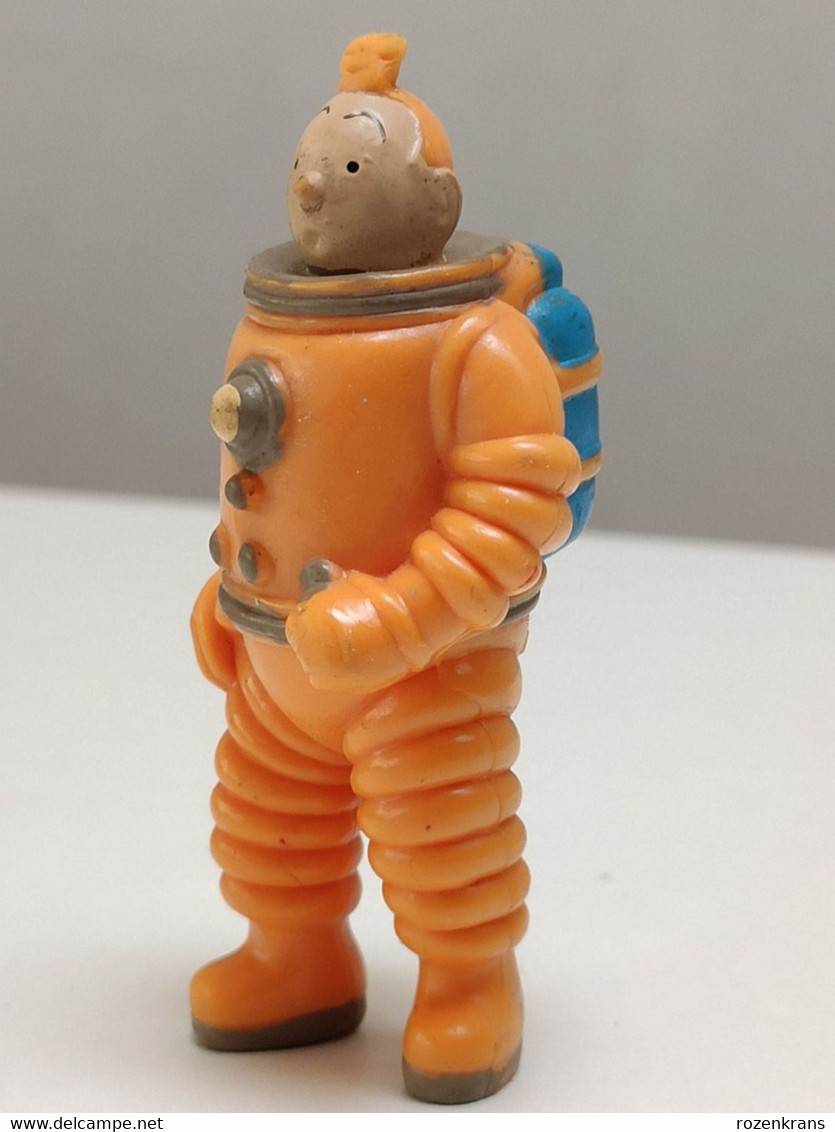 Stripfiguur Strip Figuur Kuifje Als Cosmonaut Kuifje Mannen Op De Maan LU HERGE 1994 Comic Figure Tintin Objectif Lune - Tim & Struppi