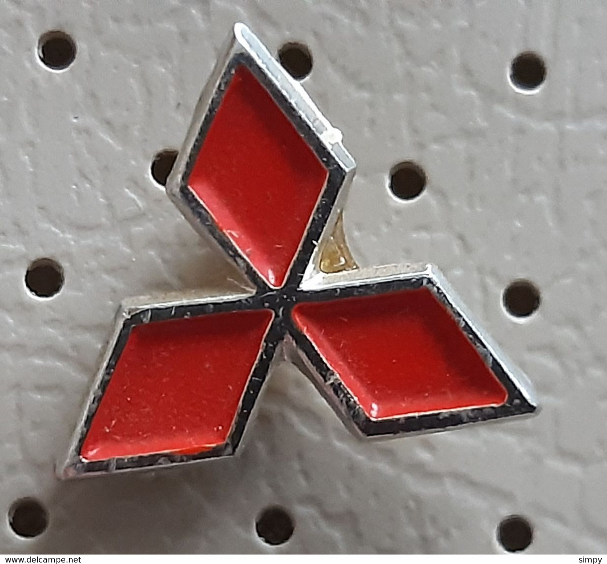 MITSUBISHI Car Logo Pin - Mitsubishi