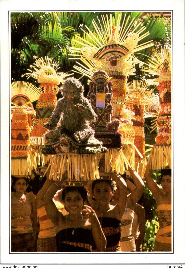 (2 G 1) Indoensia - Bali Women Going To Temple - Buddhism