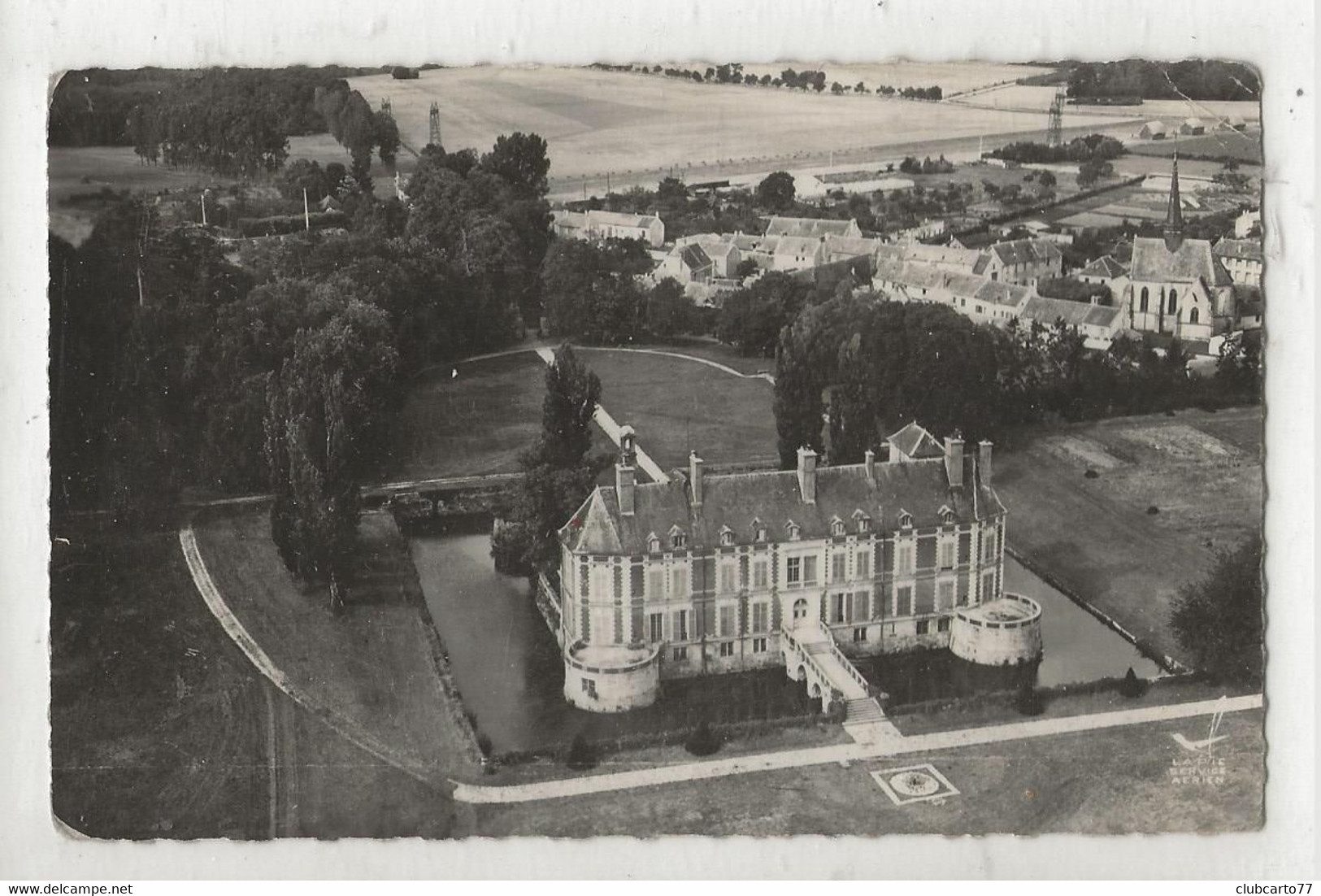 Lesigny (77) :Vue Aérienne Générale Au Niveau Du Château Et Du Bourg En 1950 PF. - Lesigny