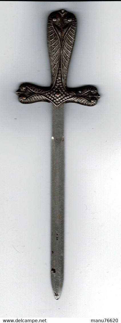 Ouvre Lettre Ancien : Forme épée , Long 15 Cm X 4,5 Cm . - Letter-opener