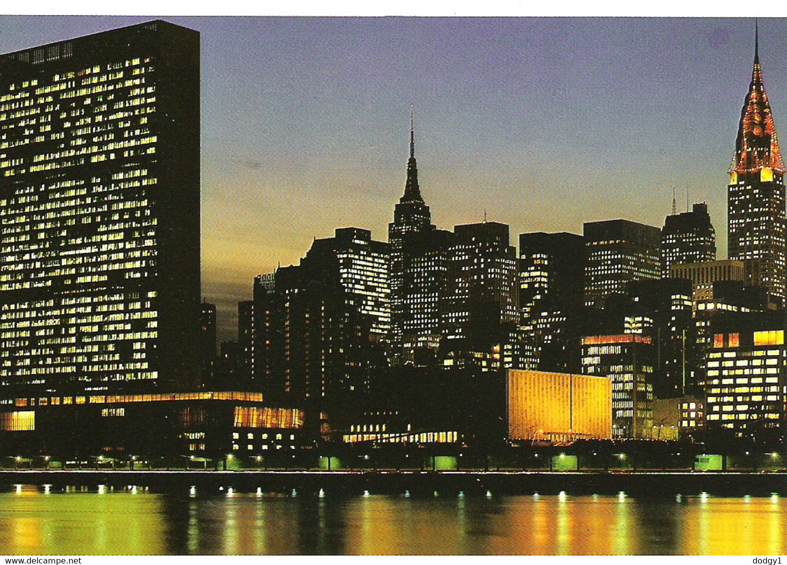 NEW YORK CITY AT NIGHT, NEW YORK. UNUSED POSTCARD  Gv1 - Mehransichten, Panoramakarten