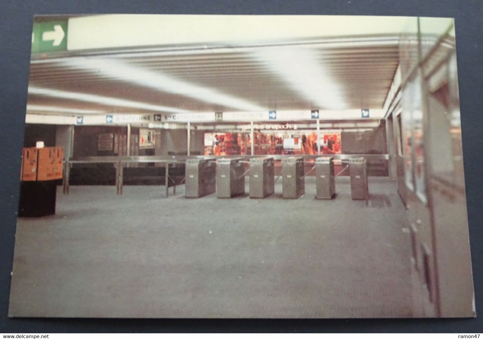 Bruxelles - Metro, L1, "De Brouckère" - Mezzanine - Transport Urbain Souterrain