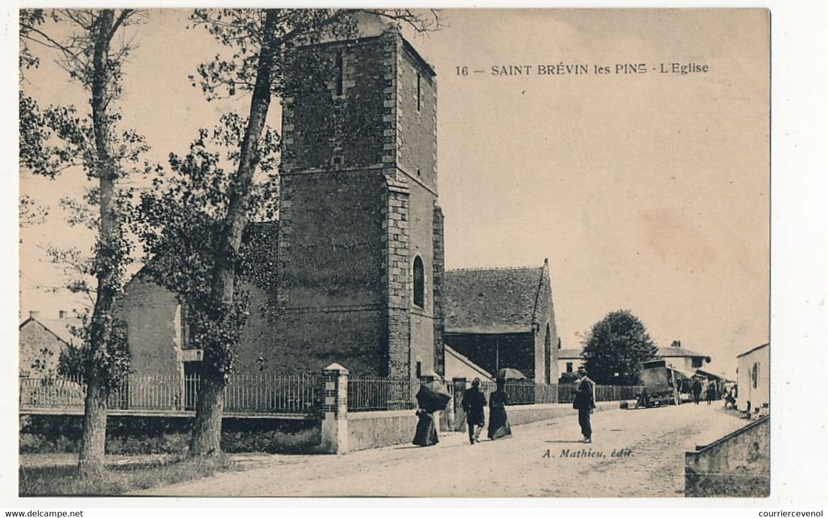 CPA - SAINT BRÉVIN LES PINS (Loire Atlantique) - L'Eglise - Saint-Brevin-les-Pins