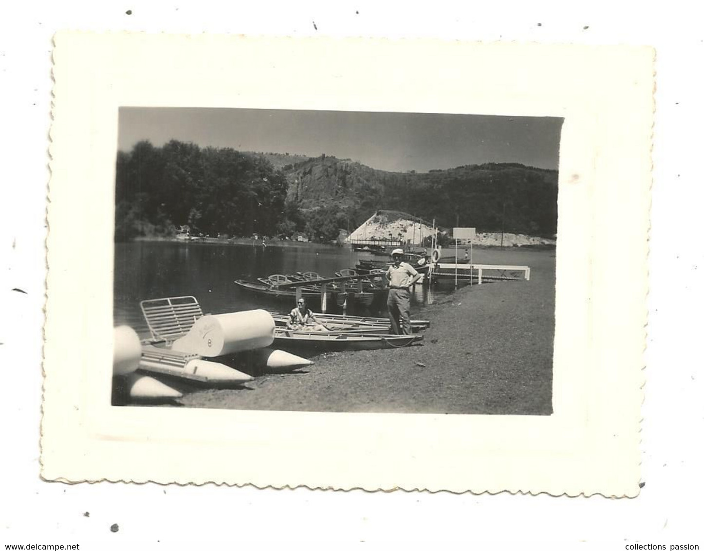 Photographie , Pédalos ,canoé , AU LAC CHAMBON , 110 X 80 Mm,  2 Scans - Boten