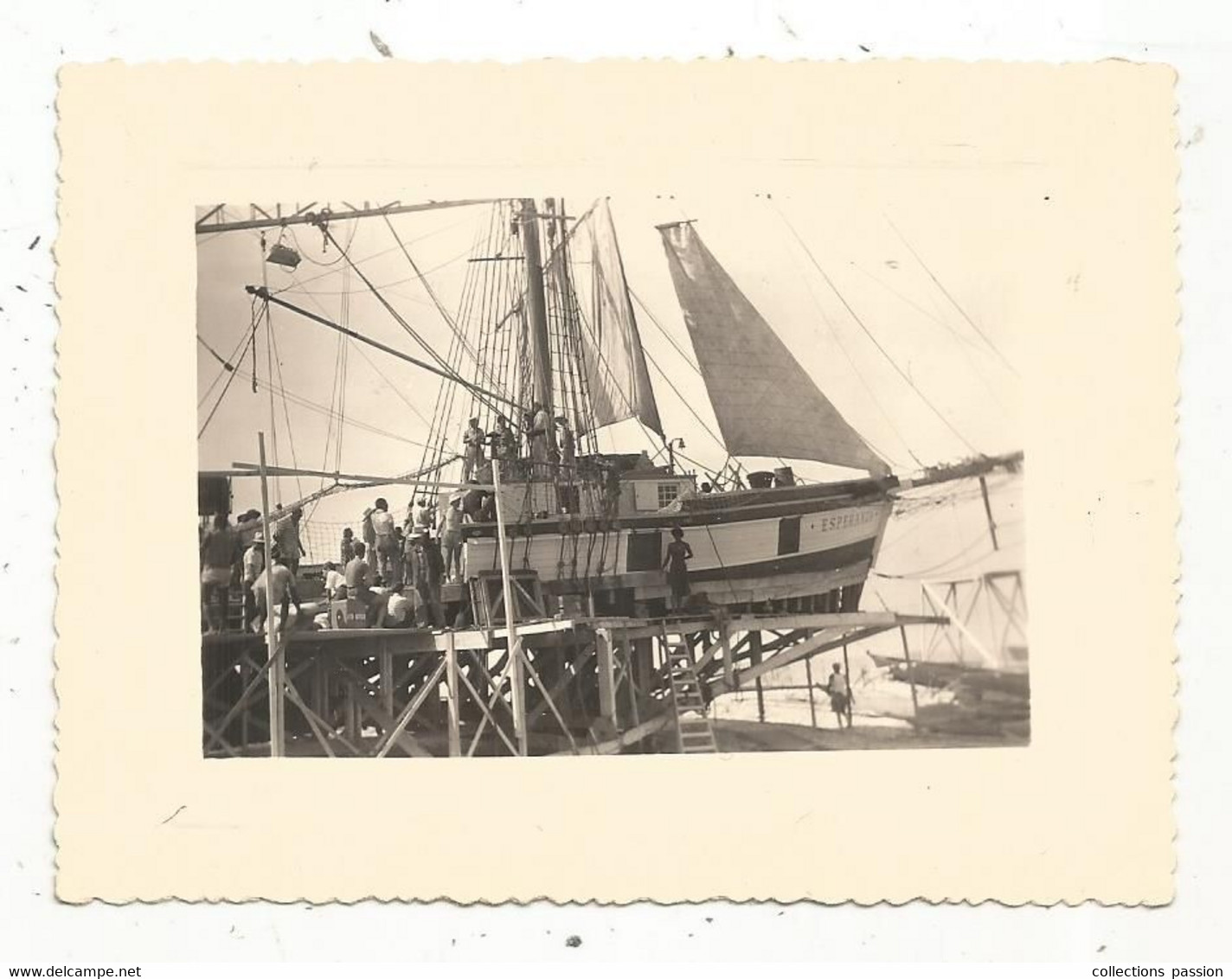 Photographie , Bateau , Tournage Du Film TAMANGO , 1957, Près De CANNES,  110 X 80 Mm,  2 Scans, Film Sorti En 1958 - Boten