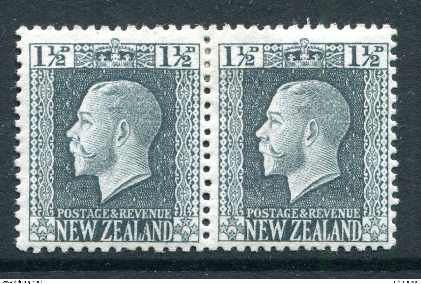 New Zealand 1915-30 KGV - Recess - P.14 X 14½ - 1½d Grey-slate Pair HM (SG 416a) - Ongebruikt