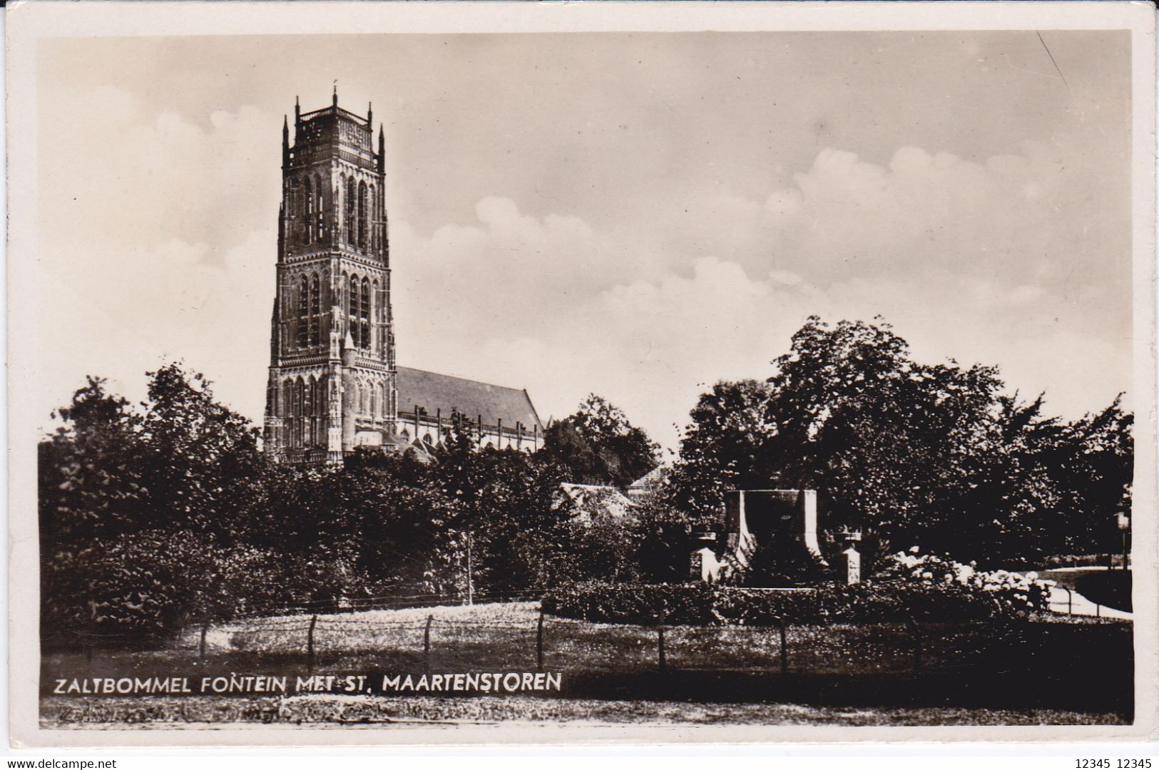 Zaltbommel, Fontein Met St. Maartenstoren - Zaltbommel