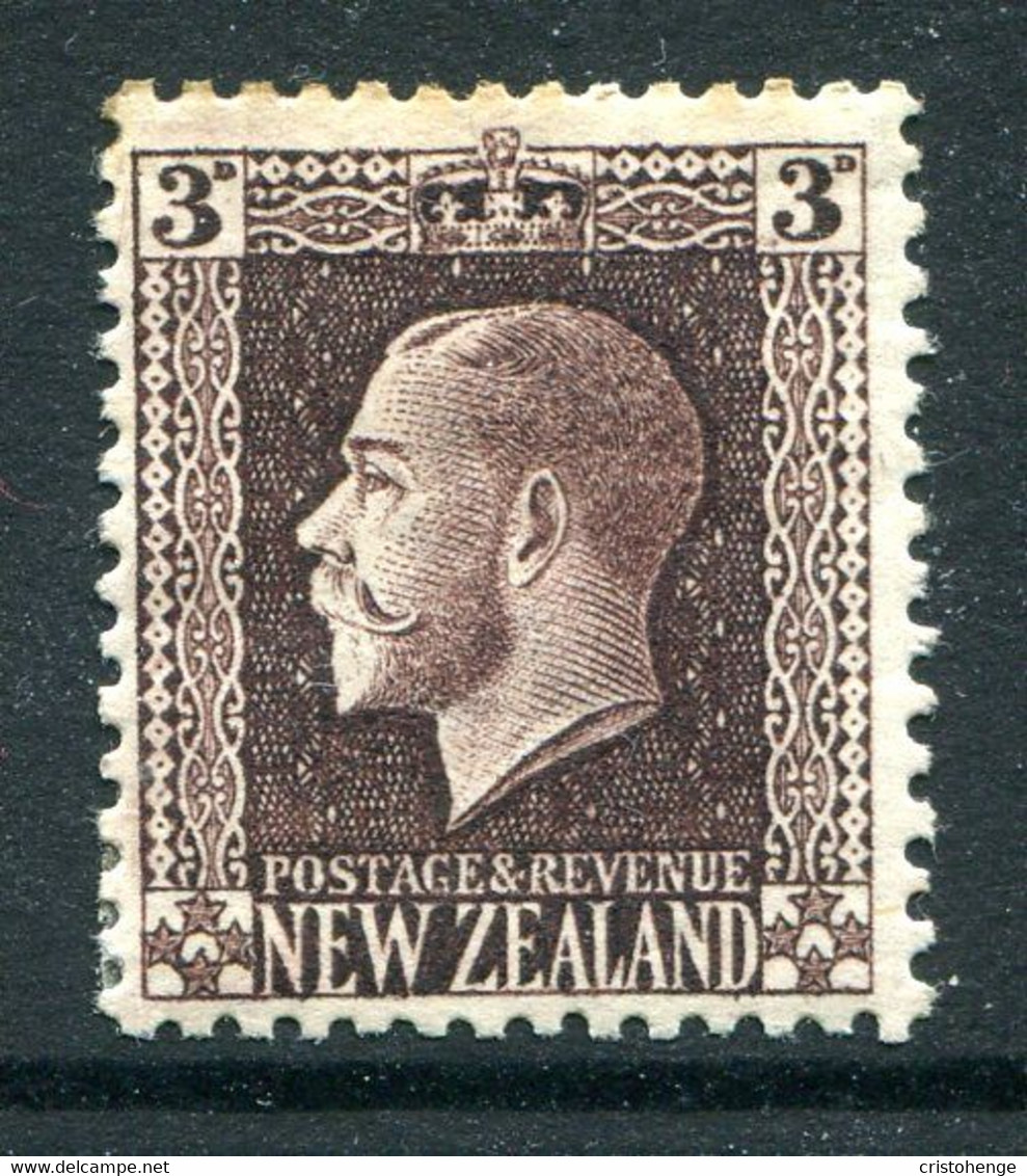 New Zealand 1915-30 KGV - Recess - P.14 X 13½ - 3d Chocolate HM (SG 420) - Ongebruikt
