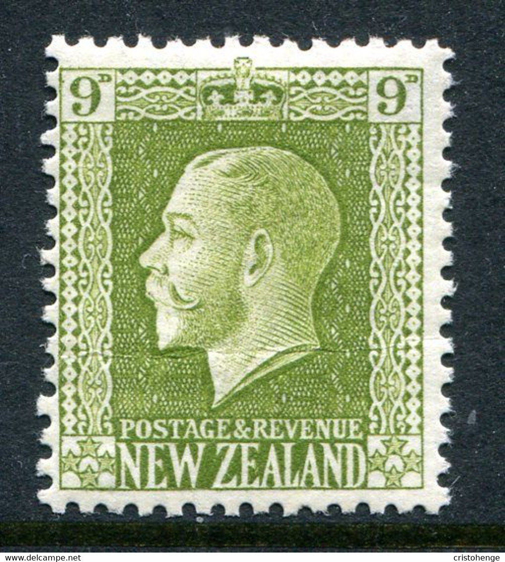 New Zealand 1915-30 KGV - Recess - P.14 X 13½ - 9d Sage-green HM (SG 429) - Ongebruikt