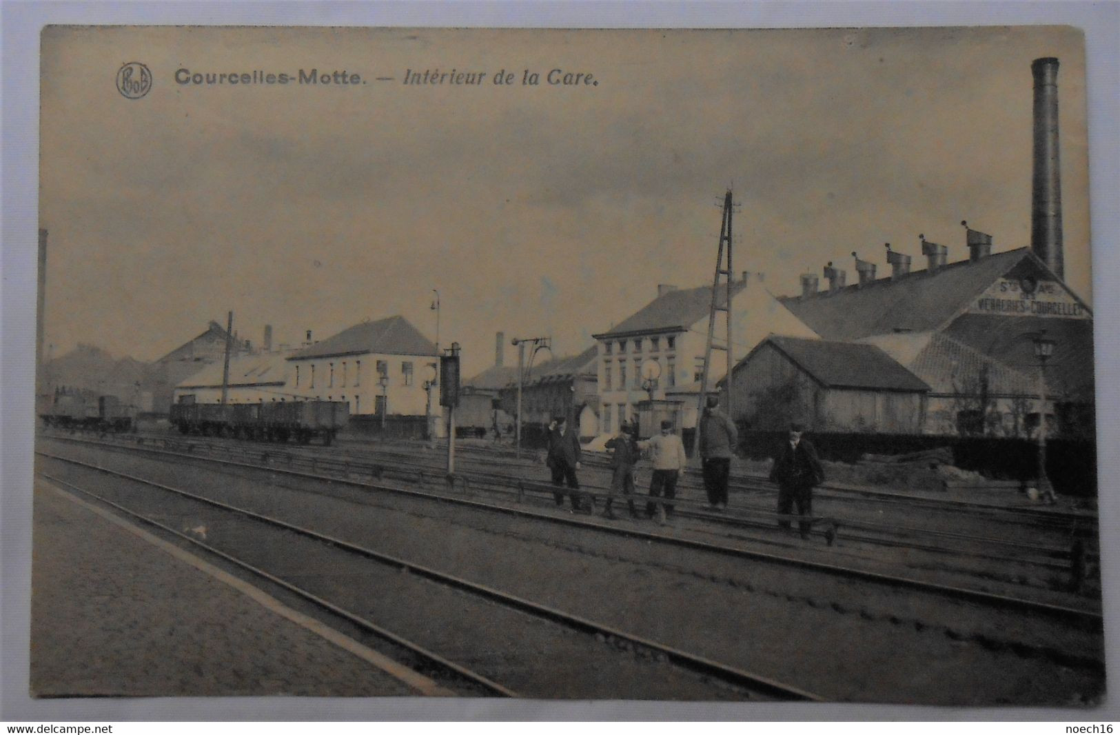CPA Coucelles-Motte - Intérieur De La Gare / Verreries En Arrière-plan - Courcelles