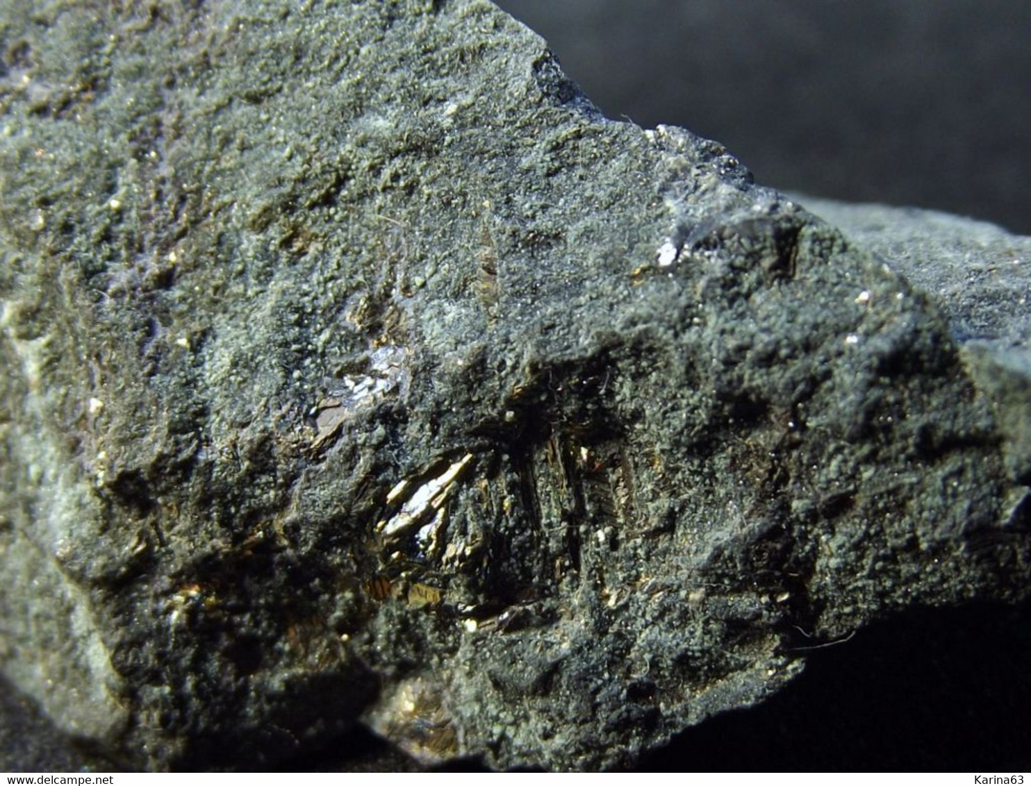 Native Bismuth  ( 5 X 3 X 2 Cm) Shaft 371 - Schlema - Ertzgebirgte - Saxony - Germany - Minéraux
