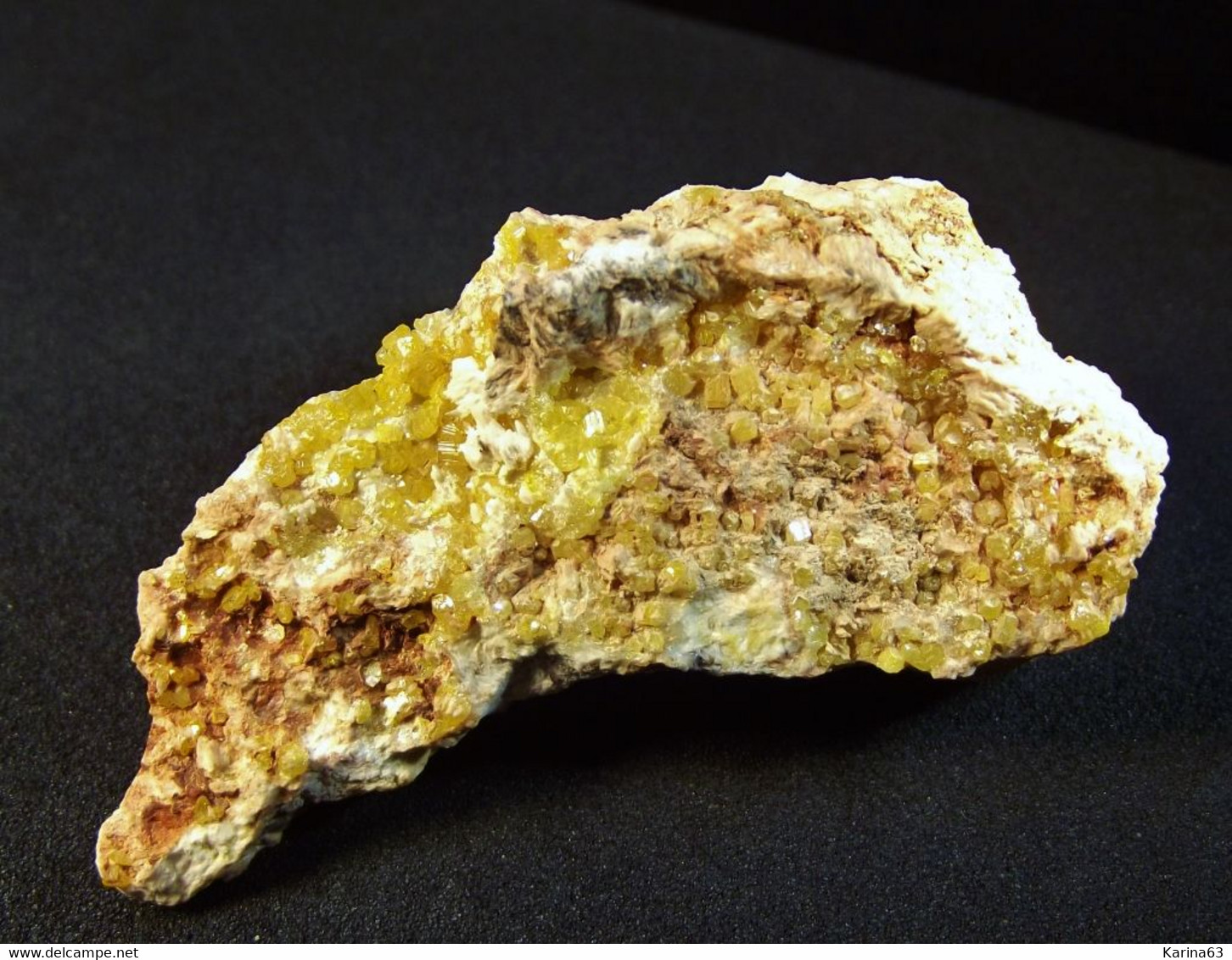 Mimetite On Matrix ( 4 X 2 X 1.5 Cm ) -  Michael Mine - Weiler - Baden-Württemberg, Germany - Minéraux