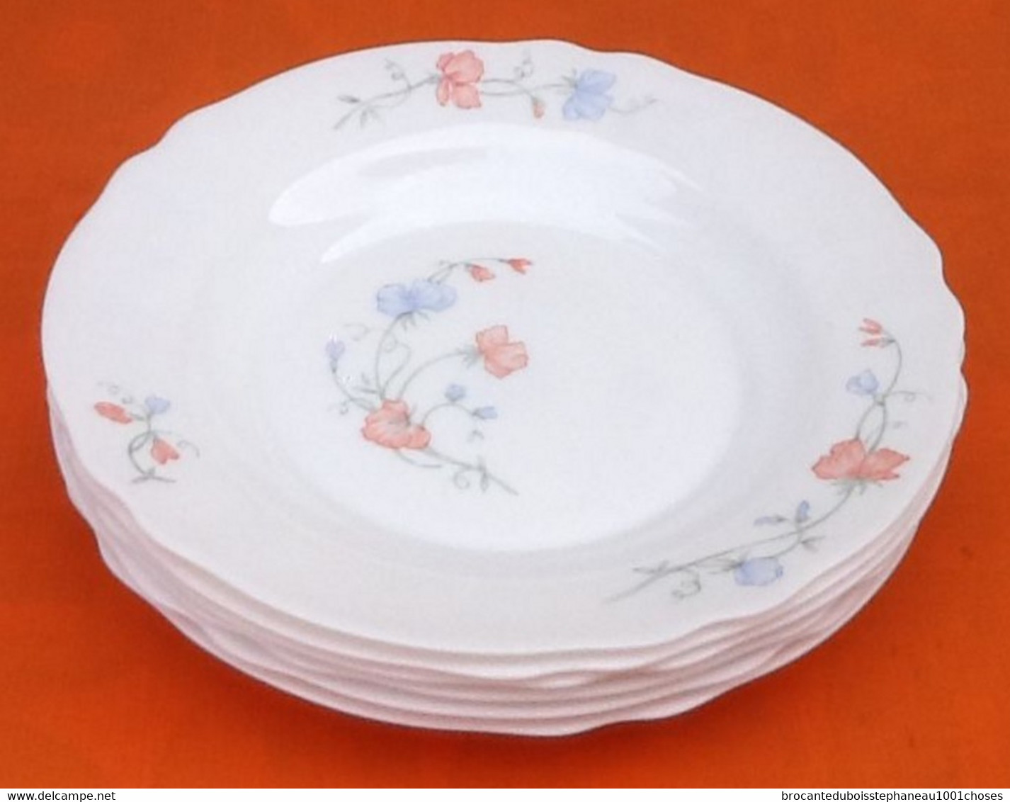 Années 1970   Suite De 6 Assiettes Creuses Arcopal France   " Pois De Senteur " - Plates