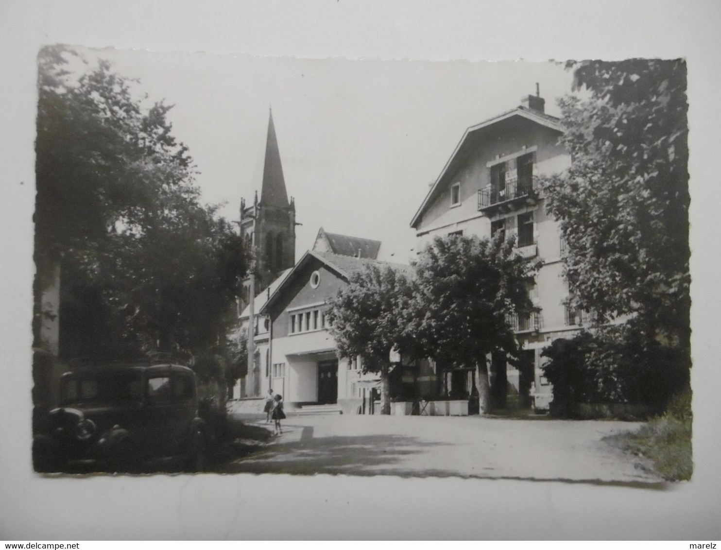 SAINT-JUST-EN-CHEVALET Hôtel De La Poste Et Le Cinéma, Enfants, Ancienne Voiture - CPSM 42 LOIRE - Saint Just Saint Rambert