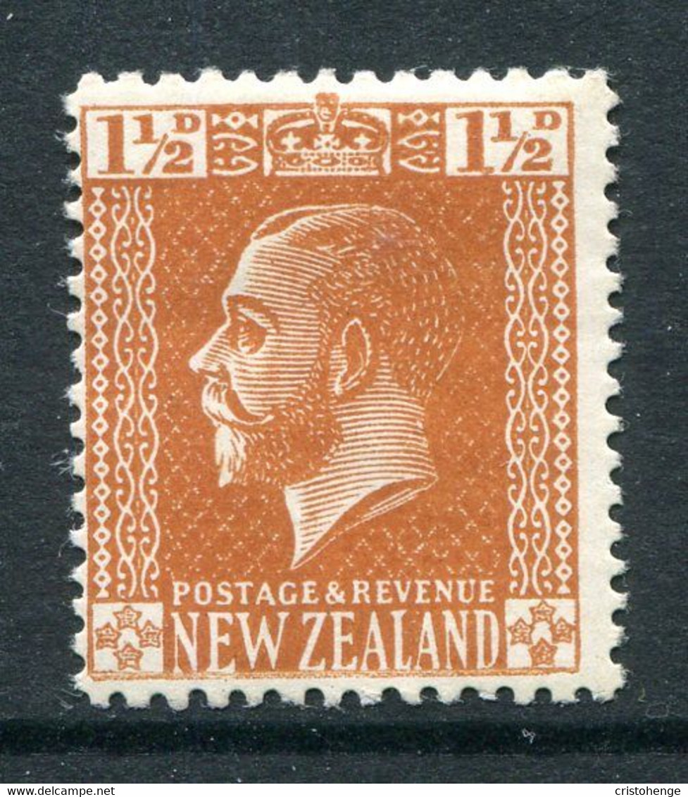 New Zealand 1915-33 KGV - Surface - De La Rue - P.14 X 15 - 1½d Orange-brown HM (SG 438) - Unused Stamps