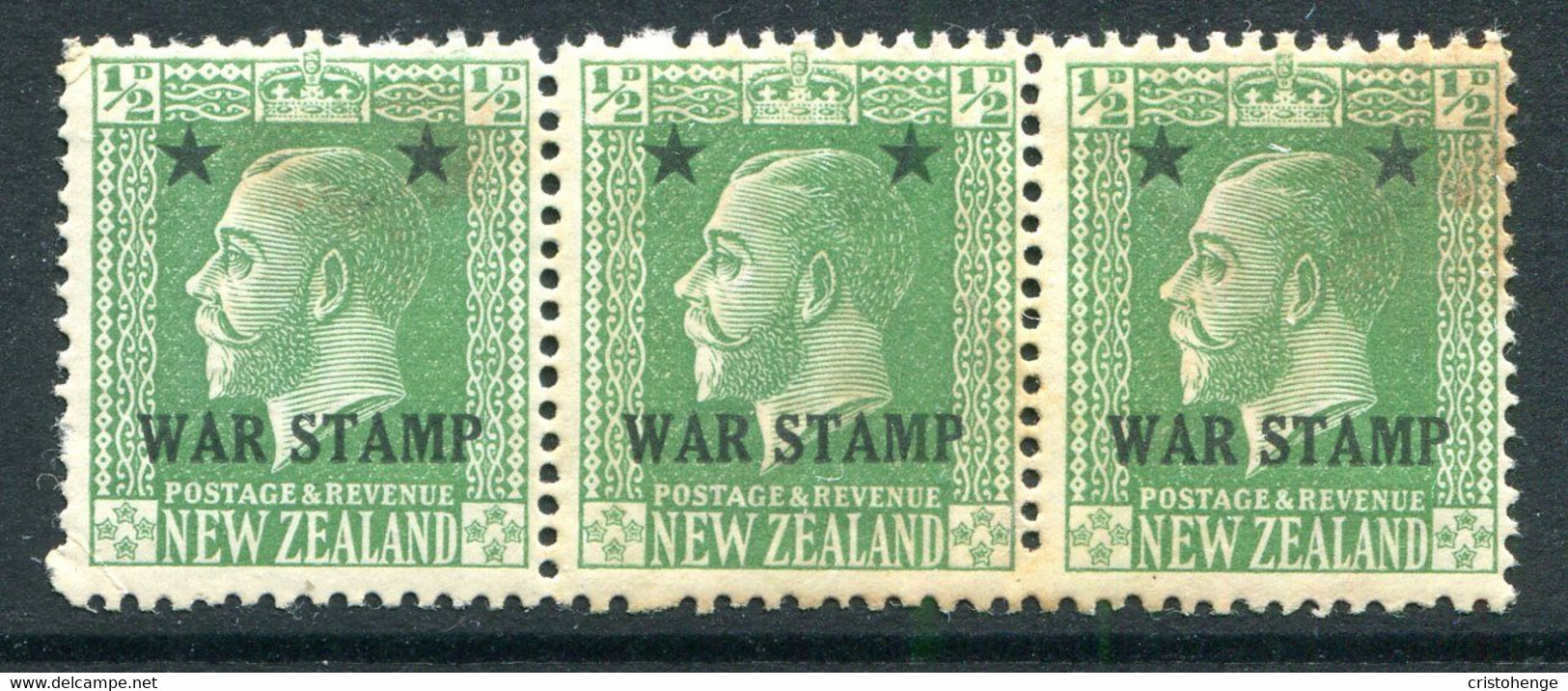 New Zealand 1915 War Tax Stamp - ½d Green Strip HM (SG 452) - Toned - Nuevos