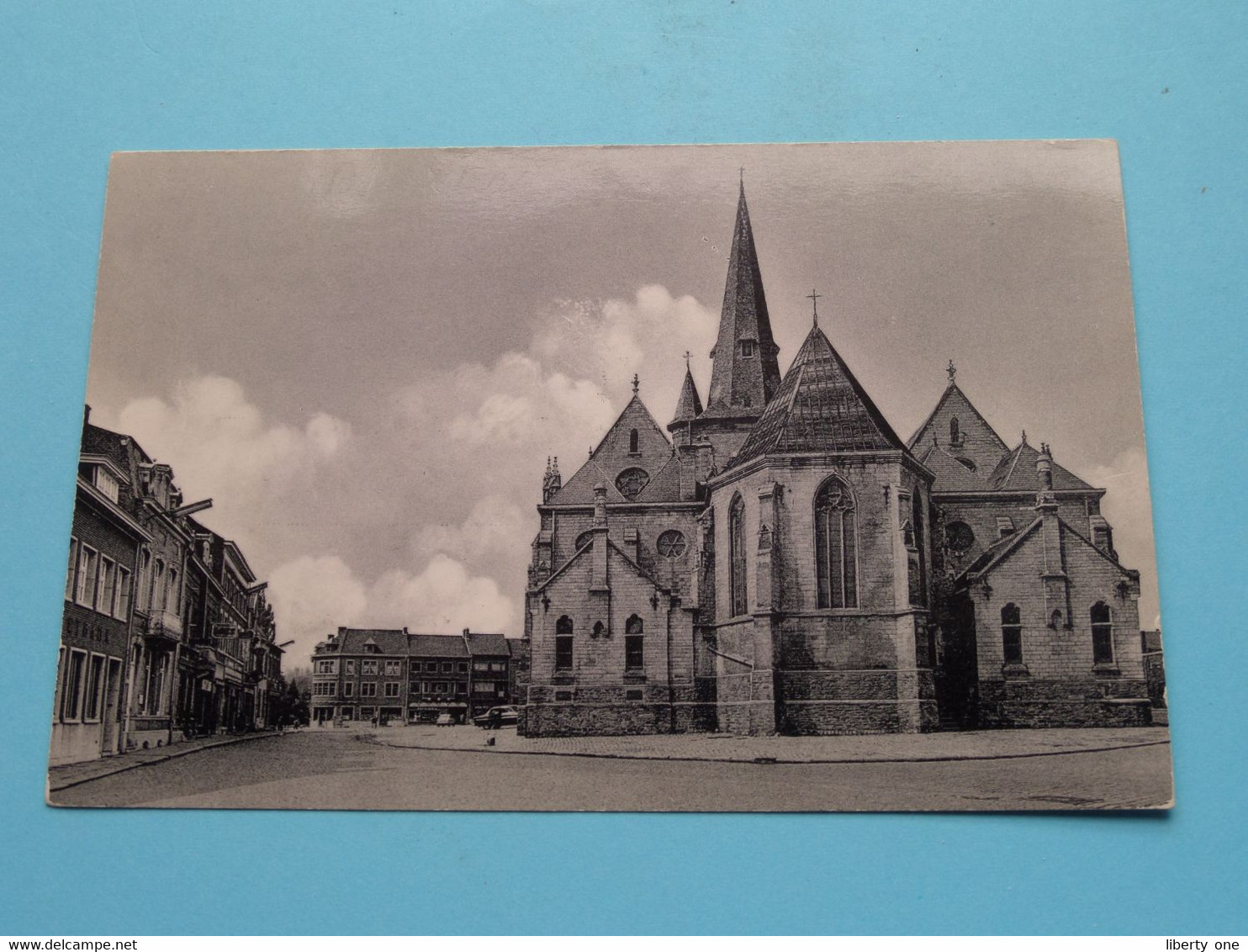 Kerk En Kerkstraat ( Uitg. J. Simoens-Nulens Brugstraat Bilzen ) Anno 19?? ( Zie Scans ) ! - Bilzen