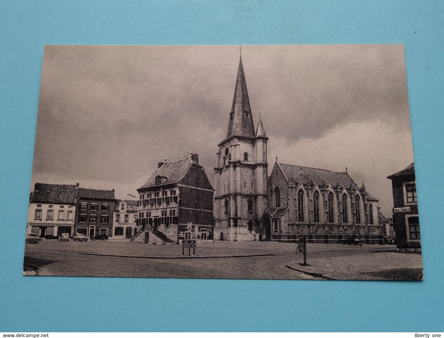 Kerk En Stadhuis ( Uitg. J. Simoens-Nulens Brugstraat Bilzen ) Anno 19?? ( Zie Scans ) ! - Bilzen