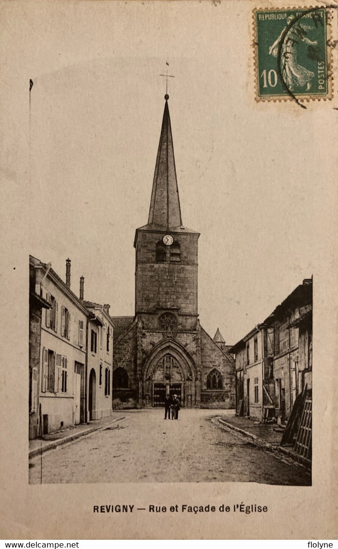 Revigny - Rue Et Façade De L’église Du Village - Revigny Sur Ornain