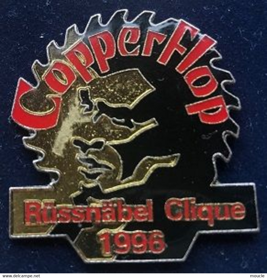 COPPERFLOP - RÜSSNÄBEL CLIQUE 1996 - FOND NOIR - ROUGE - DAVID COPPERFIELD - MAGICIEN - MAGIE - (29) - Personnes Célèbres