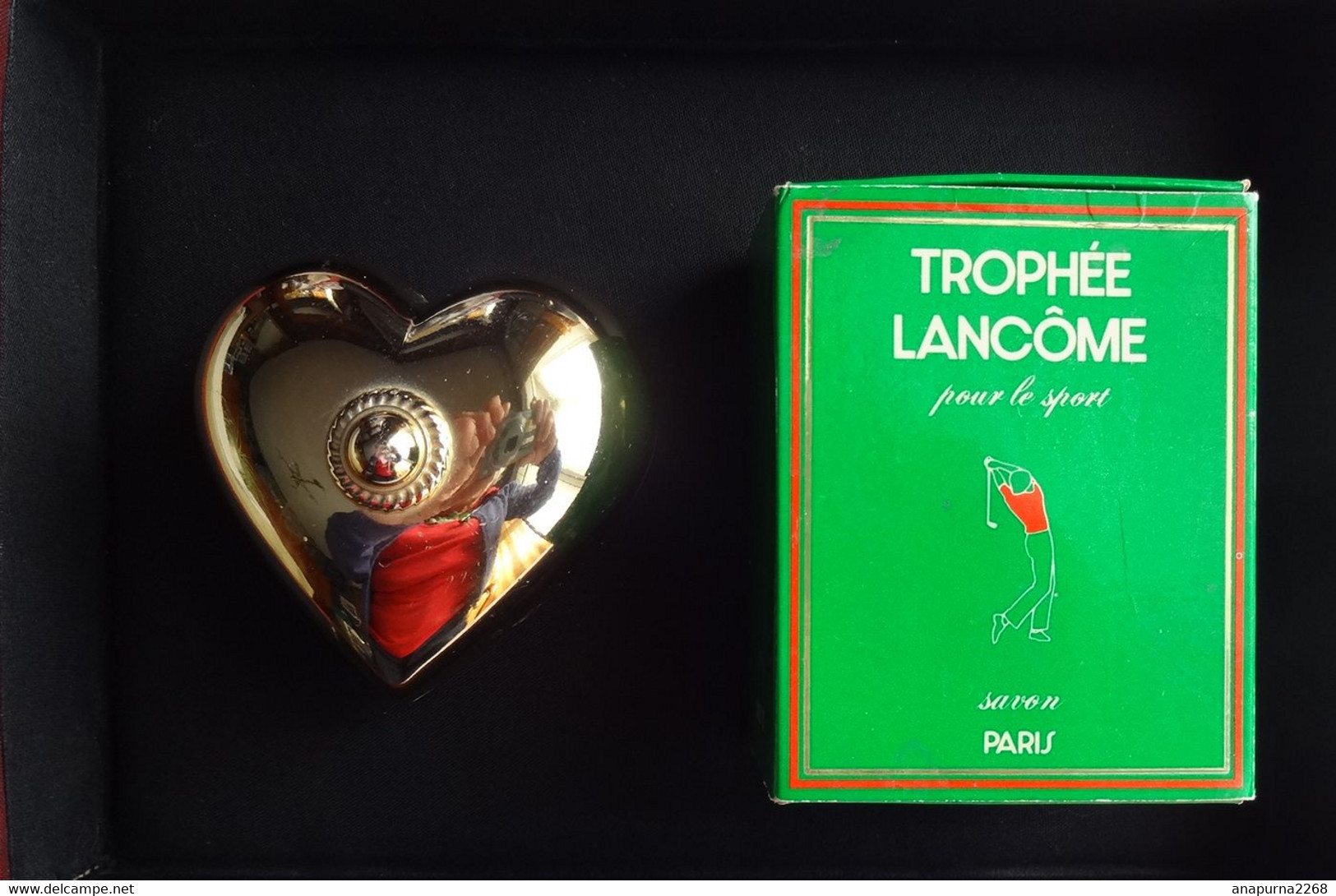 2 SAVONS MINIATURES...TROPHEE LANCOME POUR LE GOLF......MOSCHINO - Produits De Beauté