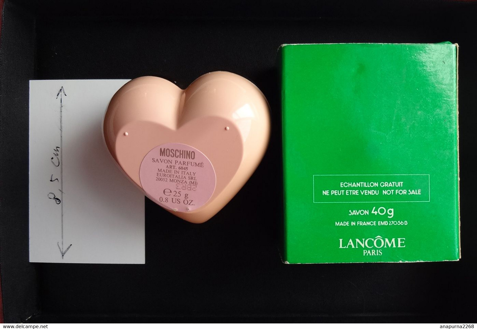 2 SAVONS MINIATURES...TROPHEE LANCOME POUR LE GOLF......MOSCHINO - Produits De Beauté