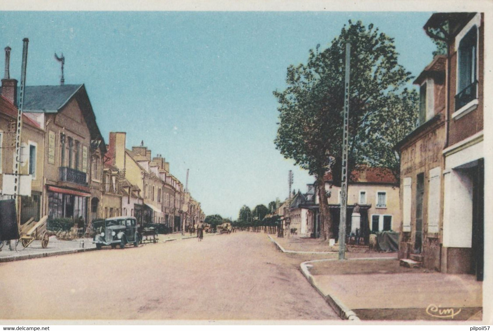 18 - SAINT AMAND MONTROND - Avenue Jean Jaurés (carte Colorisée) - Saint-Amand-Montrond