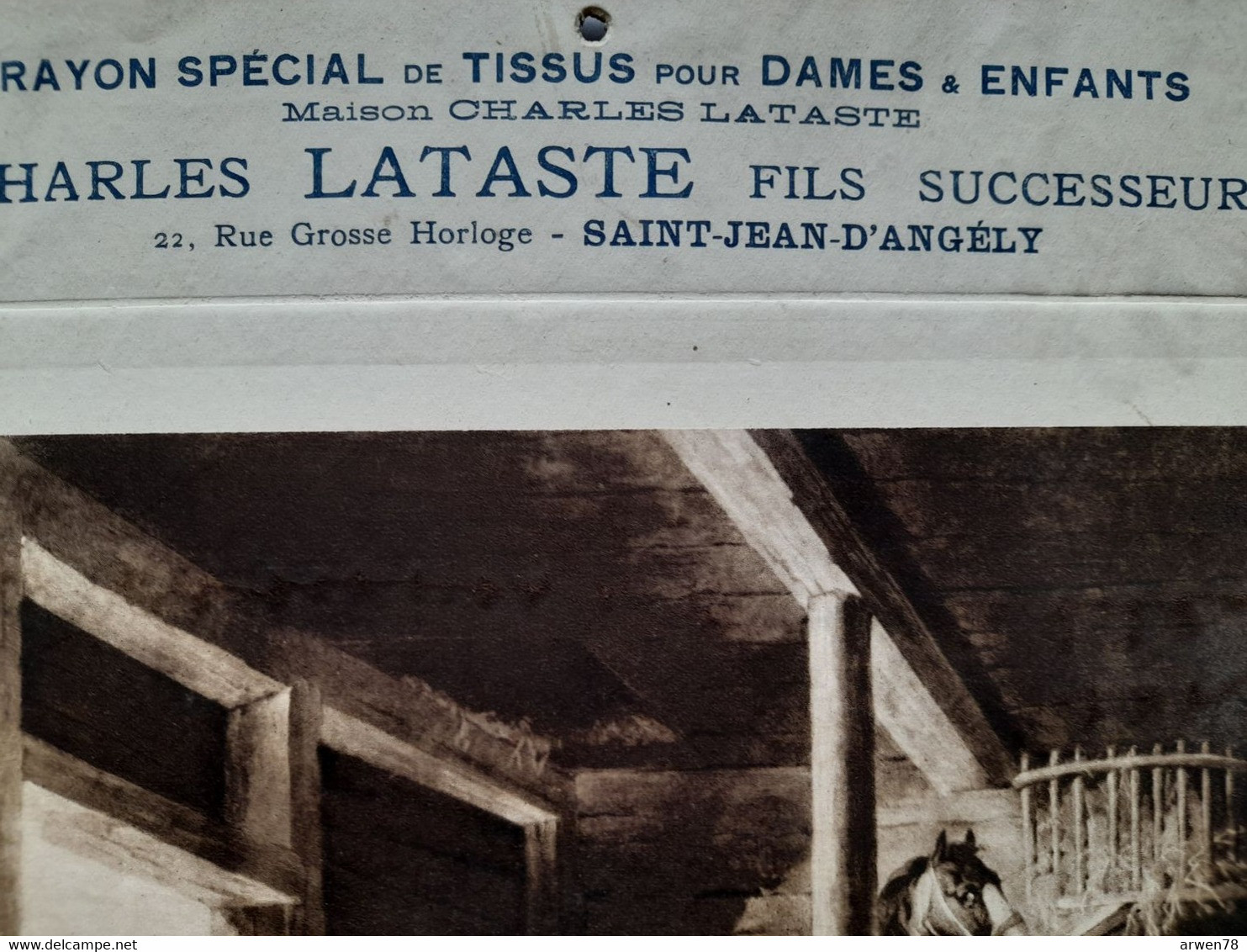 CHARENTE MARITIME CALENDRIER 1927 MERCERIE BONNETERIE CHARLES LATASTE SAINT JEAN D'ANGELY PLUMES D'AUTRUCHES FOURRURES - Grand Format : 1921-40