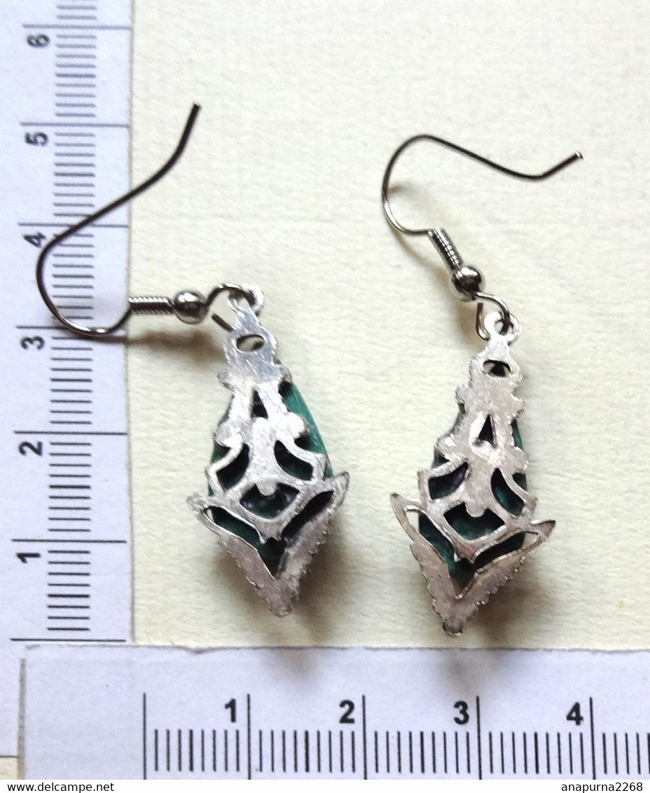 BOUCLES D'OREILLES EN MALACHITE. - Aretes